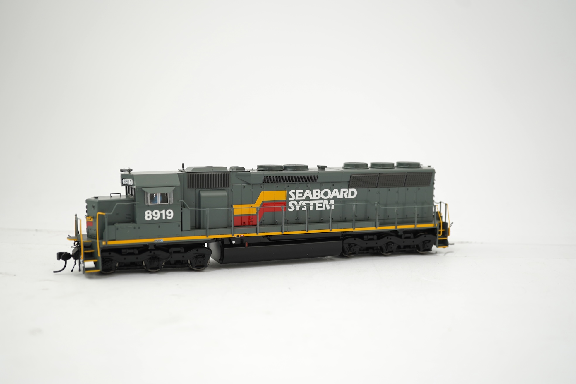 A boxed HO gauge Walthers Proto American outline Seaboard System Co-Co diesel locomotive, 8919, (920-48065).